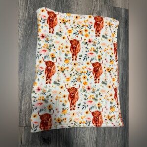 🌱🦢4 FOR $15!🦢🌱 Floral Highland Cow Blanket